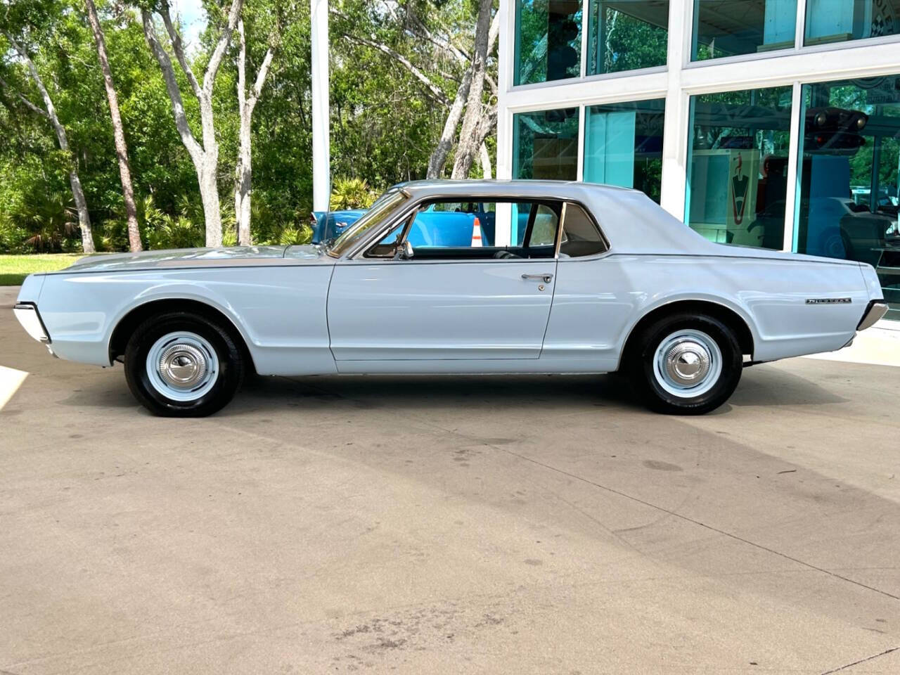 Mercury-Cougar-1967-Hatchback-10