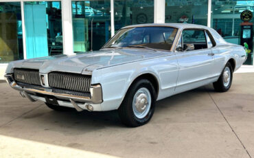 Mercury-Cougar-1967-Hatchback-11