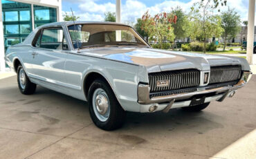 Mercury-Cougar-1967-Hatchback-2