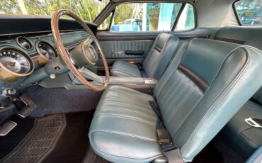 Mercury-Cougar-1967-Hatchback-24