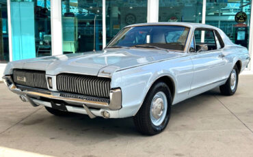 Mercury-Cougar-1967-Hatchback