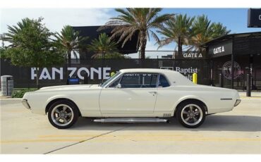 Mercury-Cougar-1967-coupe-2