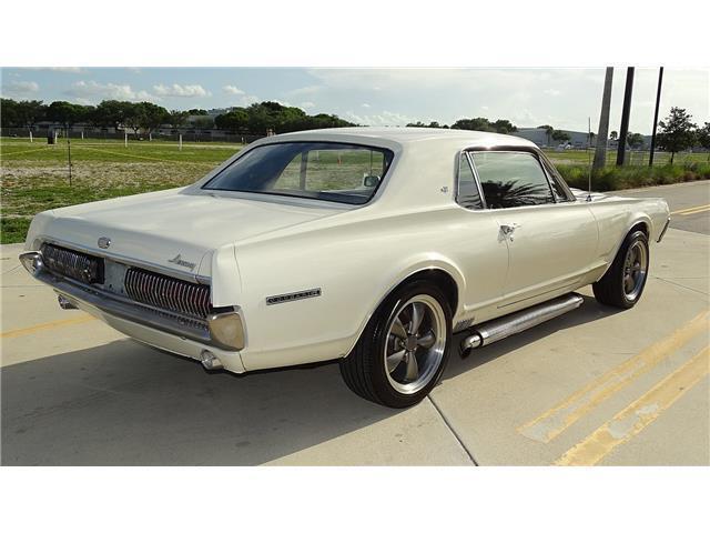 Mercury-Cougar-1967-coupe-4