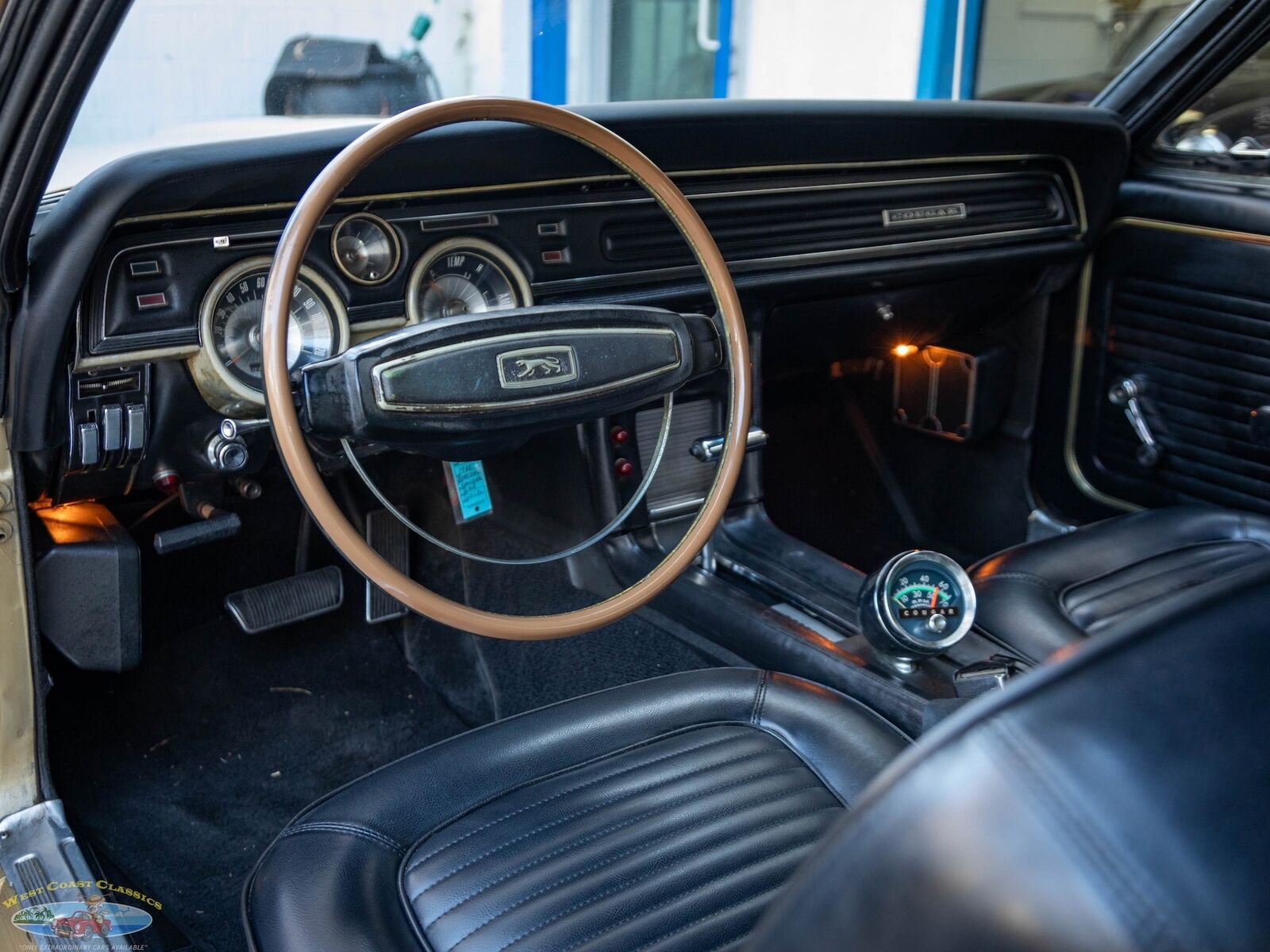 Mercury-Cougar-1968-2-Door-Hardtop-31