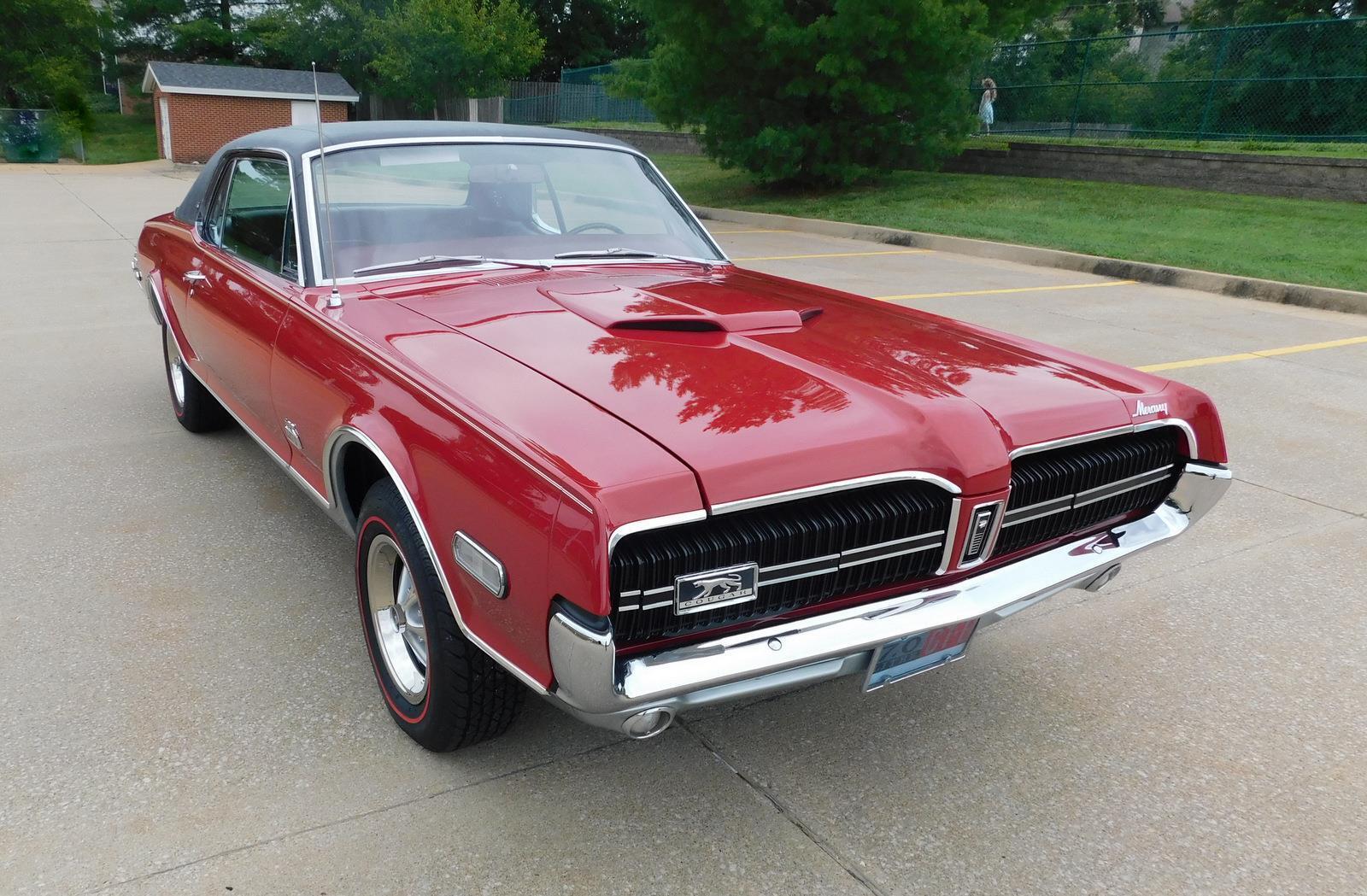 Mercury-Cougar-1968-coupe-11