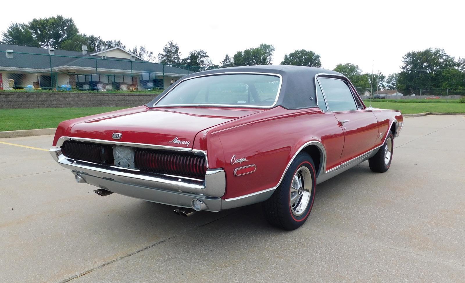 Mercury-Cougar-1968-coupe-13