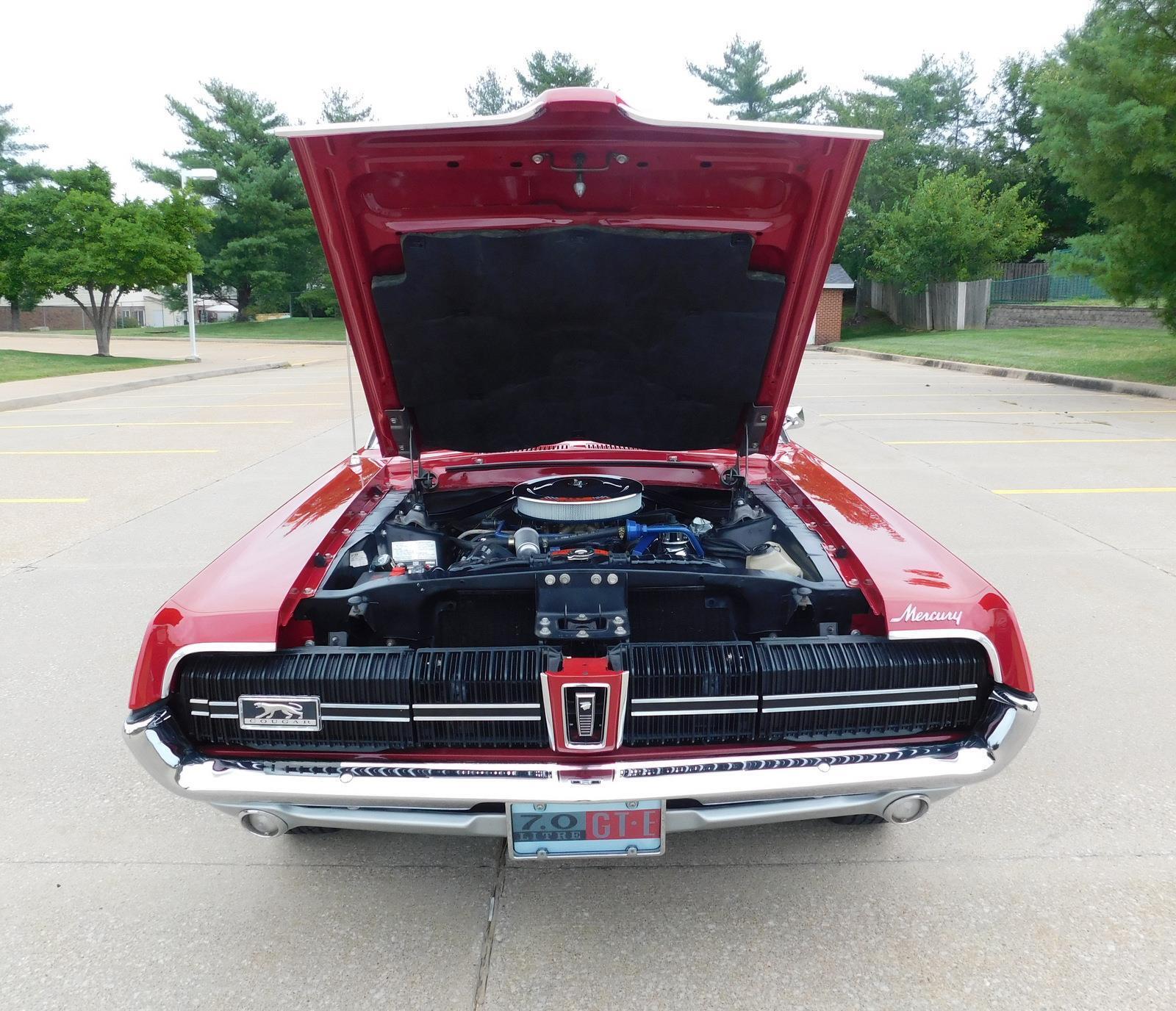Mercury-Cougar-1968-coupe-32