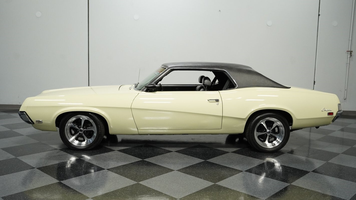 Mercury-Cougar-1969-Coupe-2