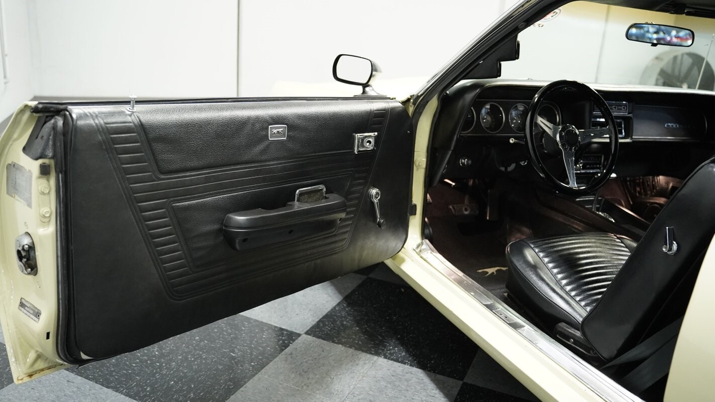 Mercury-Cougar-1969-Coupe-30
