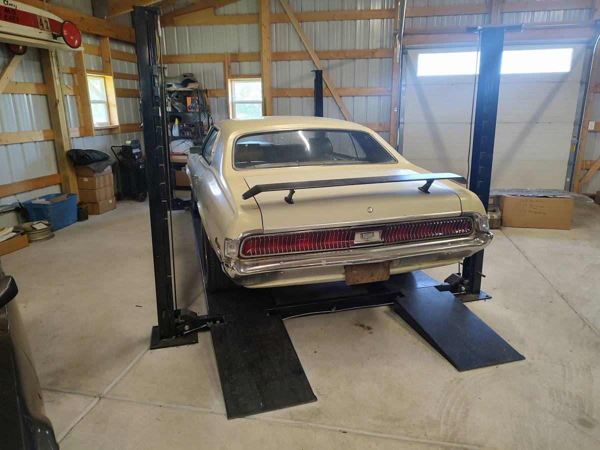 Mercury-Cougar-1969-green-1