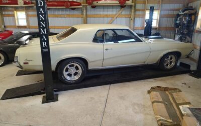 Mercury Cougar  1969 green