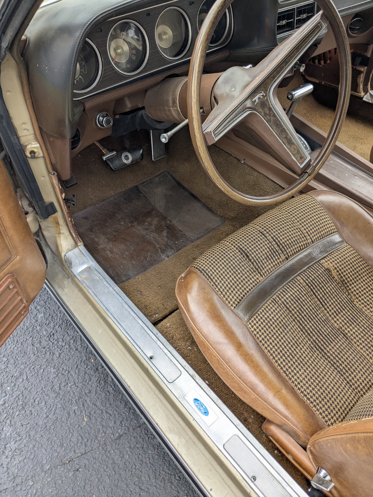 Mercury-Cougar-1970-Coupe-14