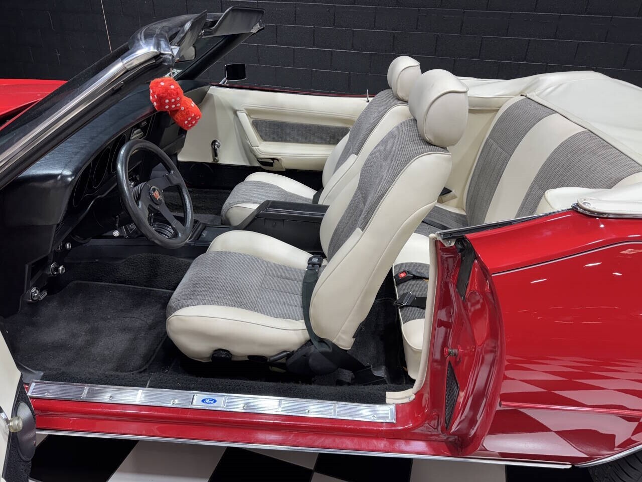 Mercury-Cougar-1973-Coupe-35