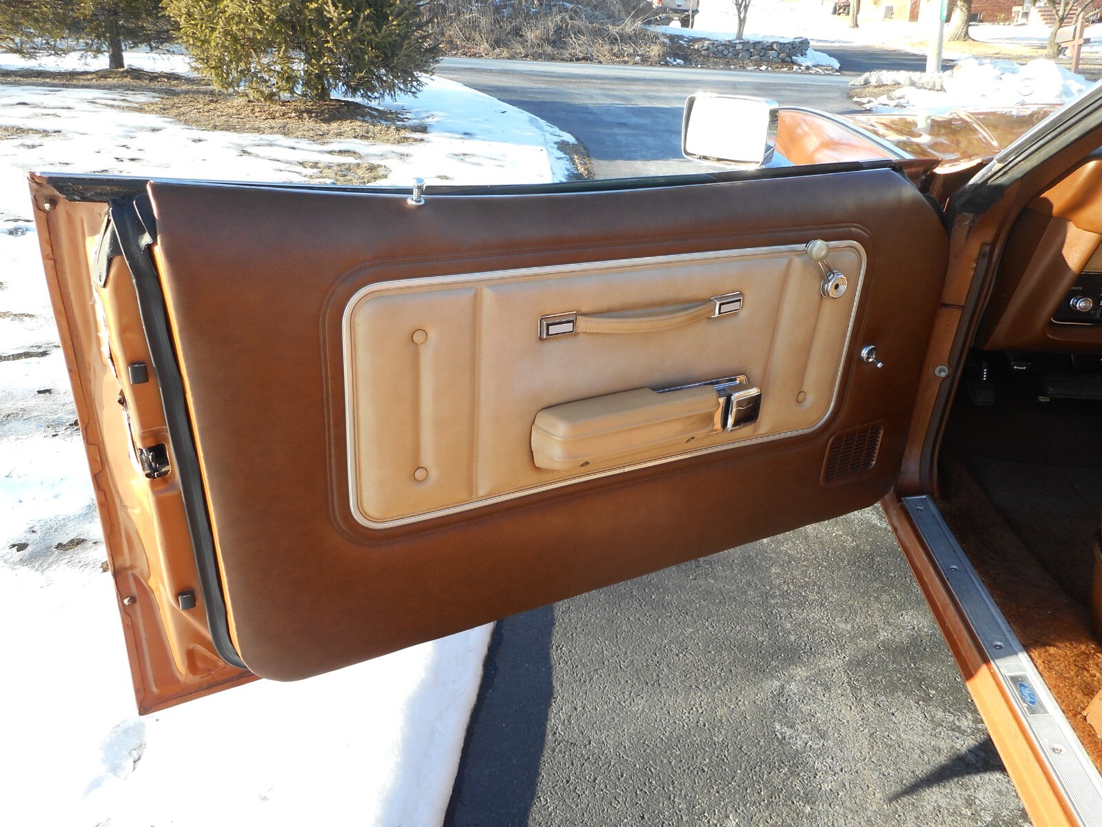 Mercury-Cougar-1976-Coupe-25