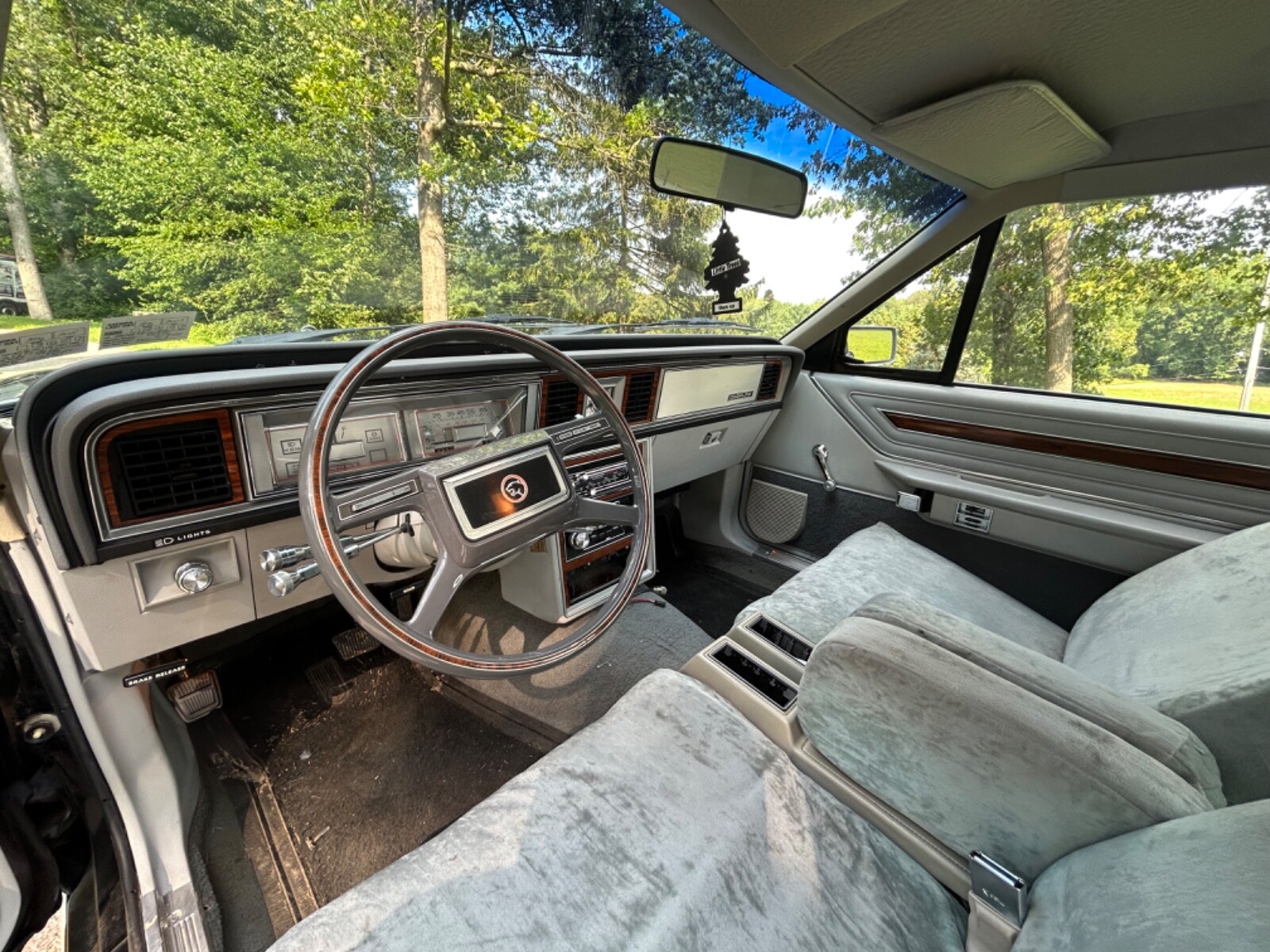 Mercury-Cougar-1981-Coupe-5