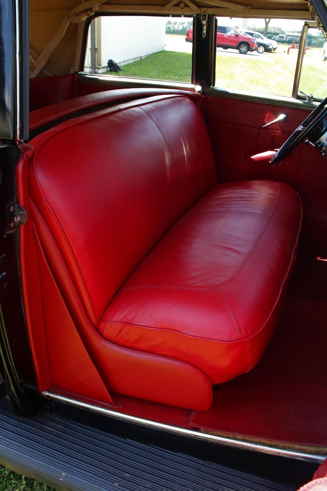 Mercury-Eight-1940-4-Door-17