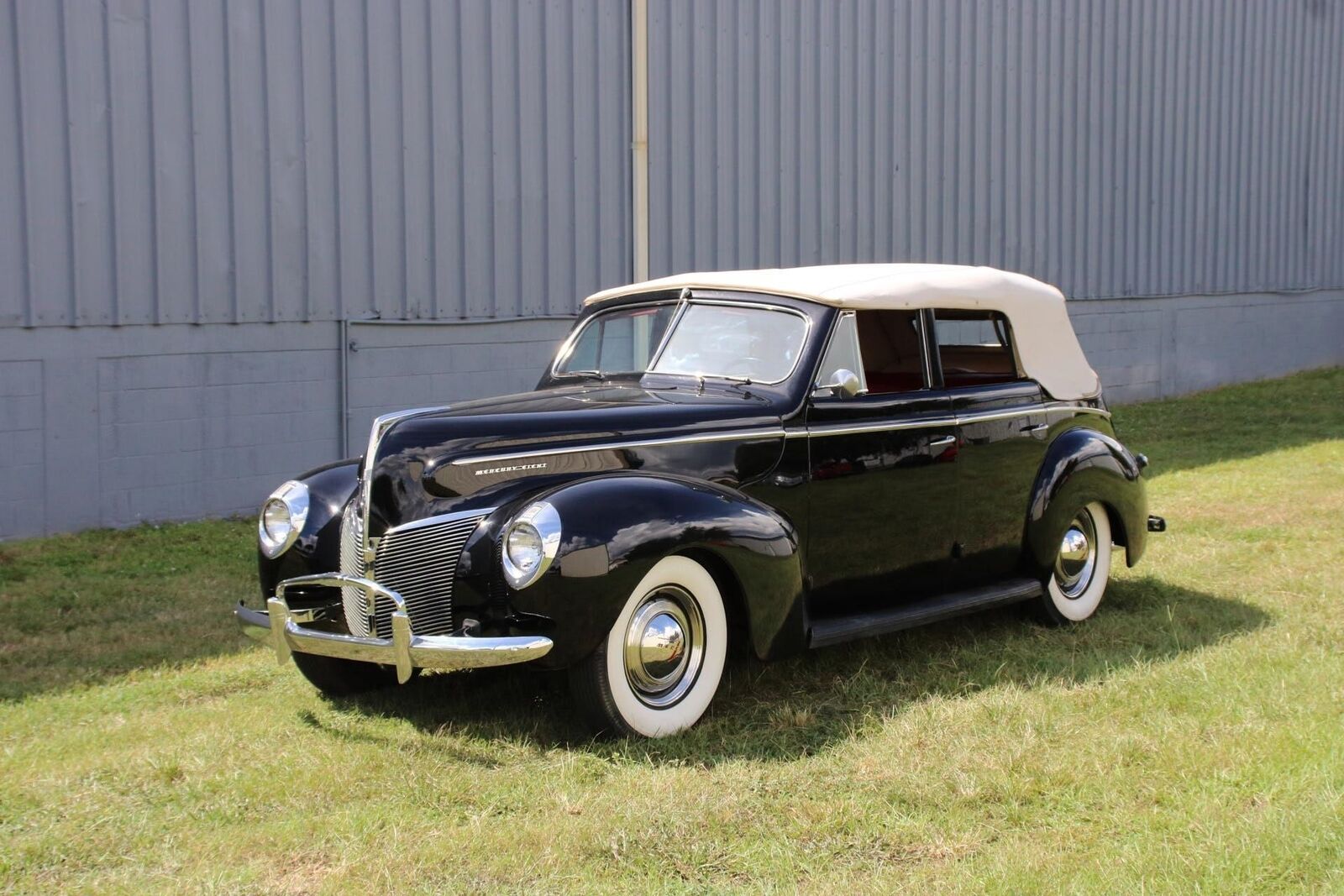 Mercury-Eight-1940-4-Door-19