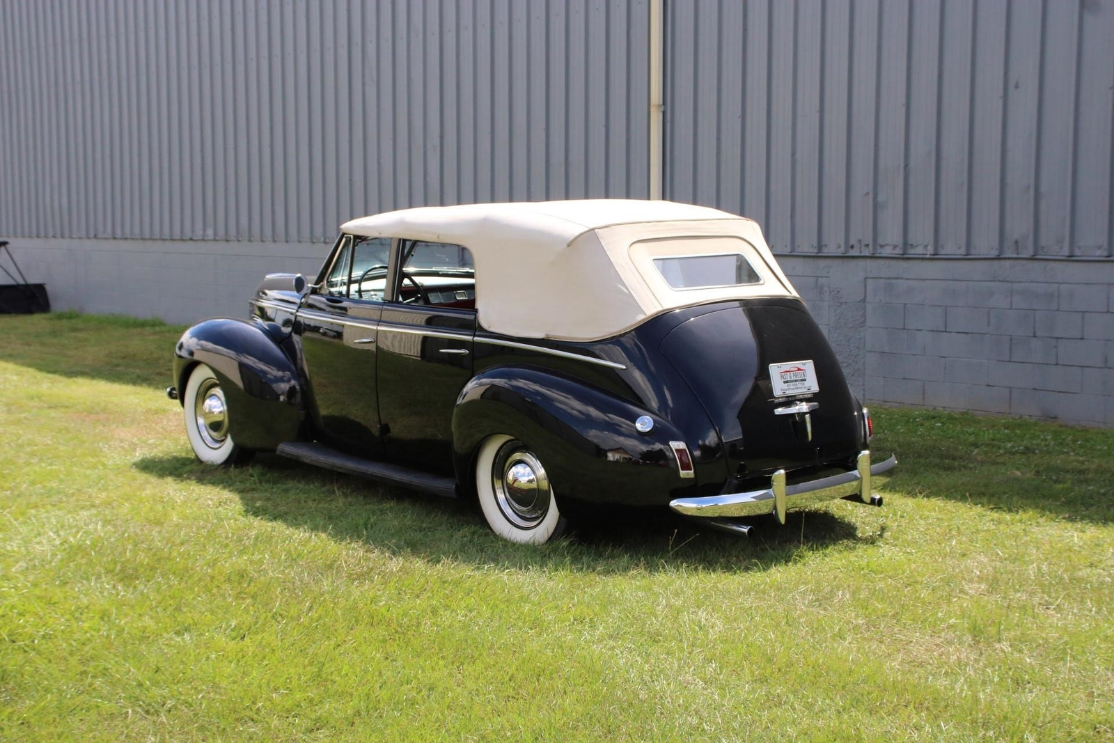 Mercury-Eight-1940-4-Door-20