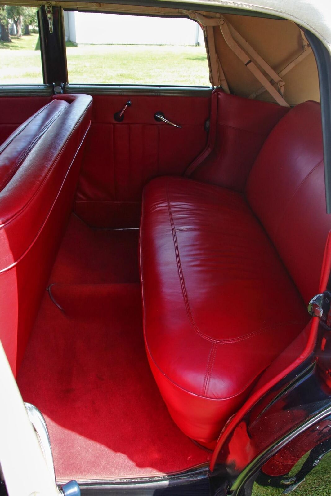 Mercury-Eight-1940-4-Door-24