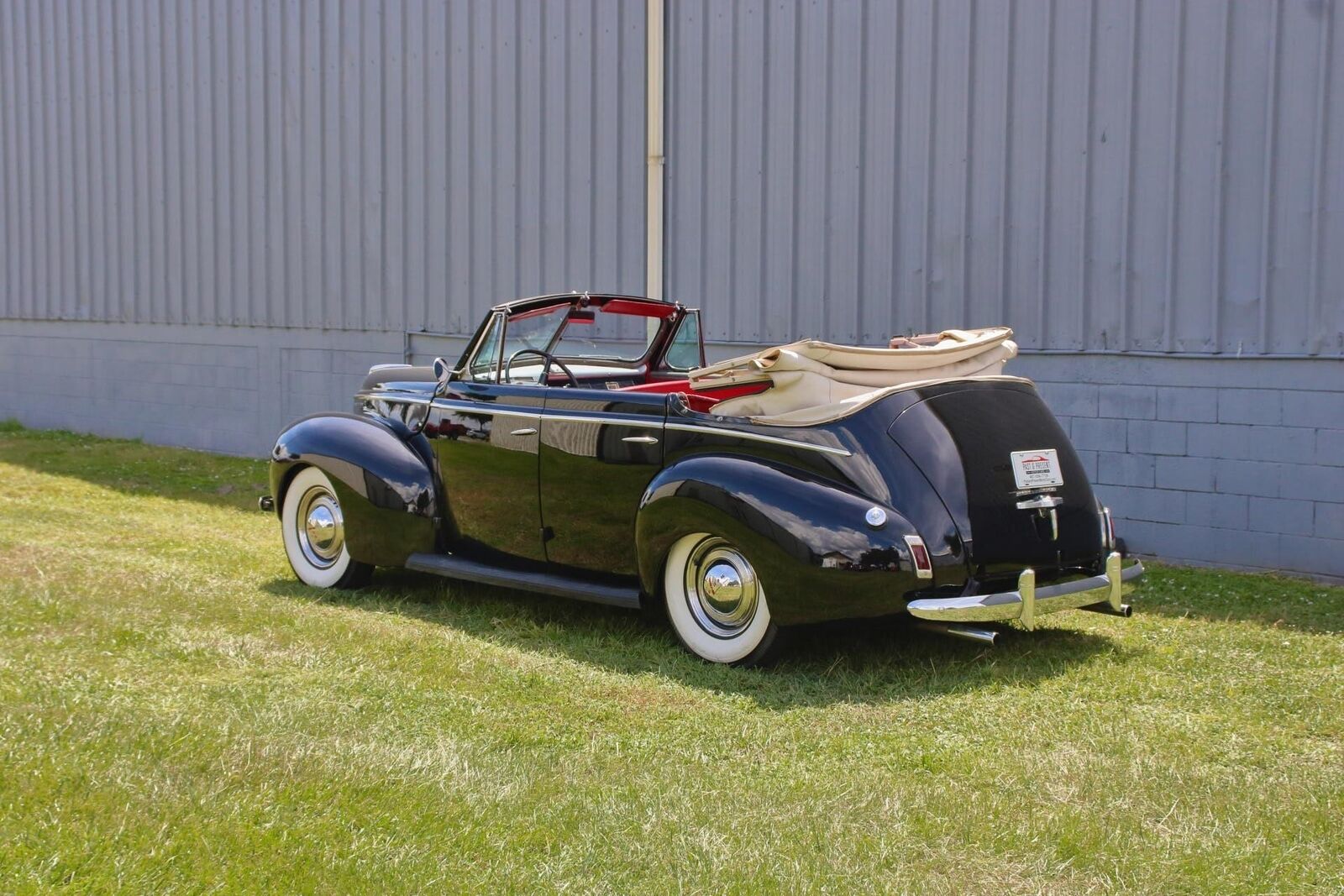 Mercury-Eight-1940-4-Door-3
