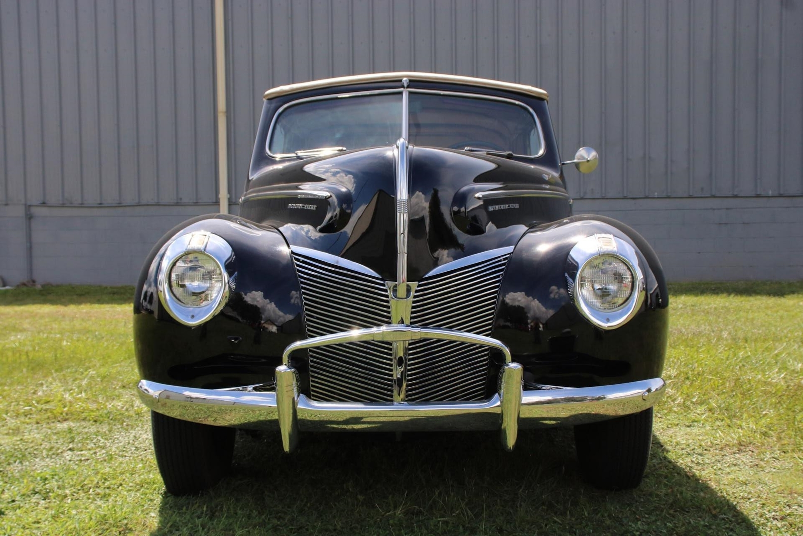 Mercury-Eight-1940-4-Door-9