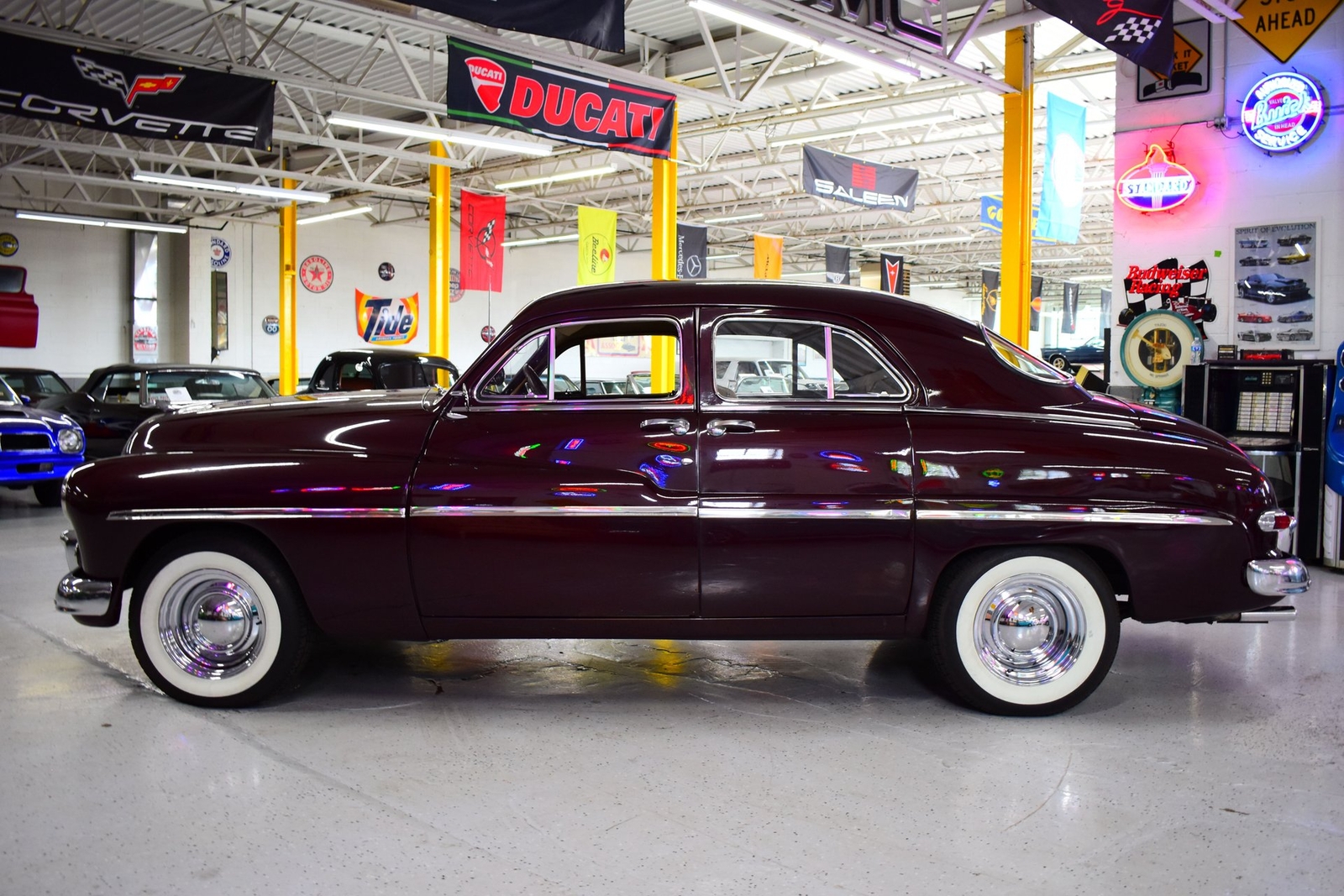 Mercury-Eight-1949-Sedan-19