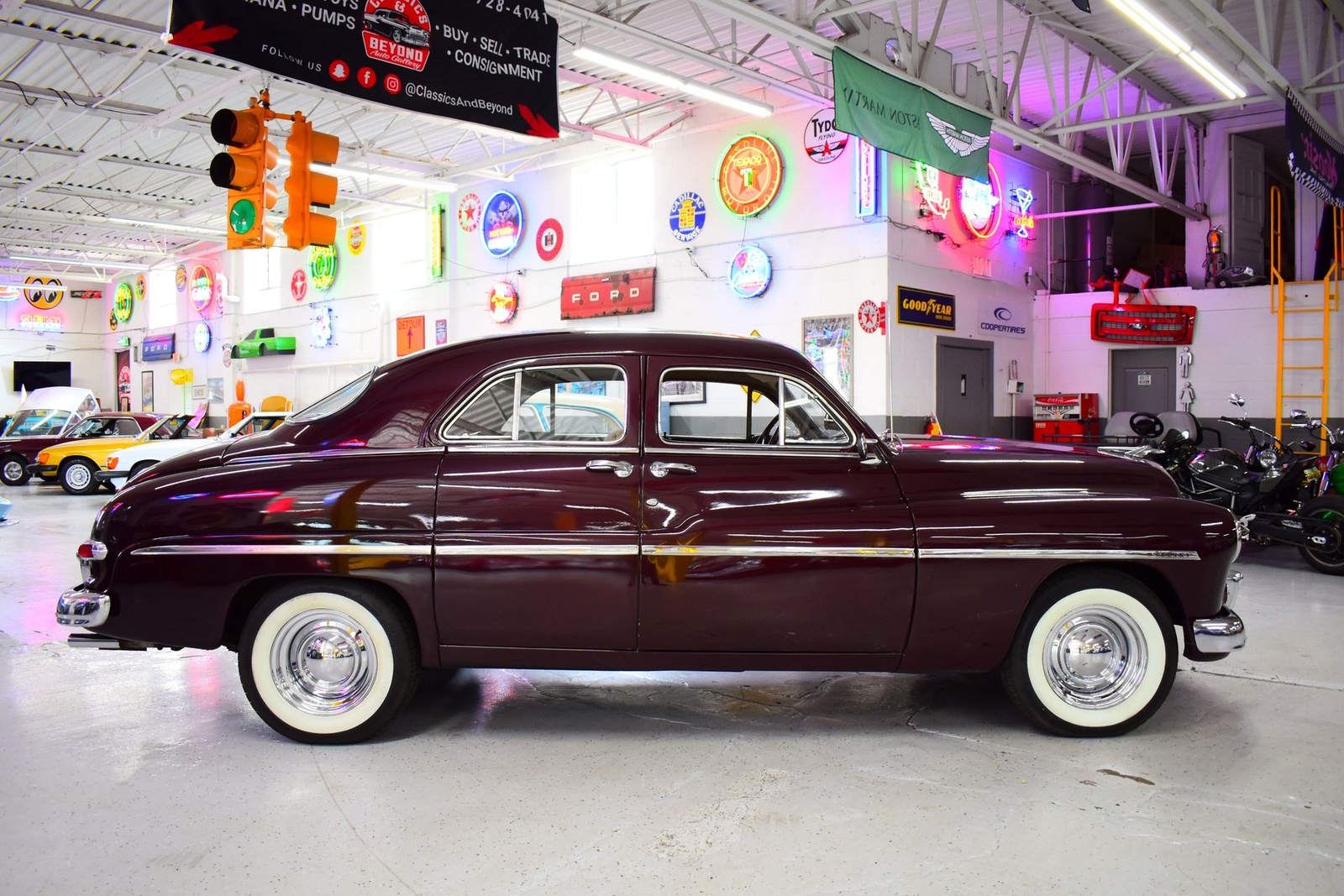 Mercury-Eight-1949-Sedan-3