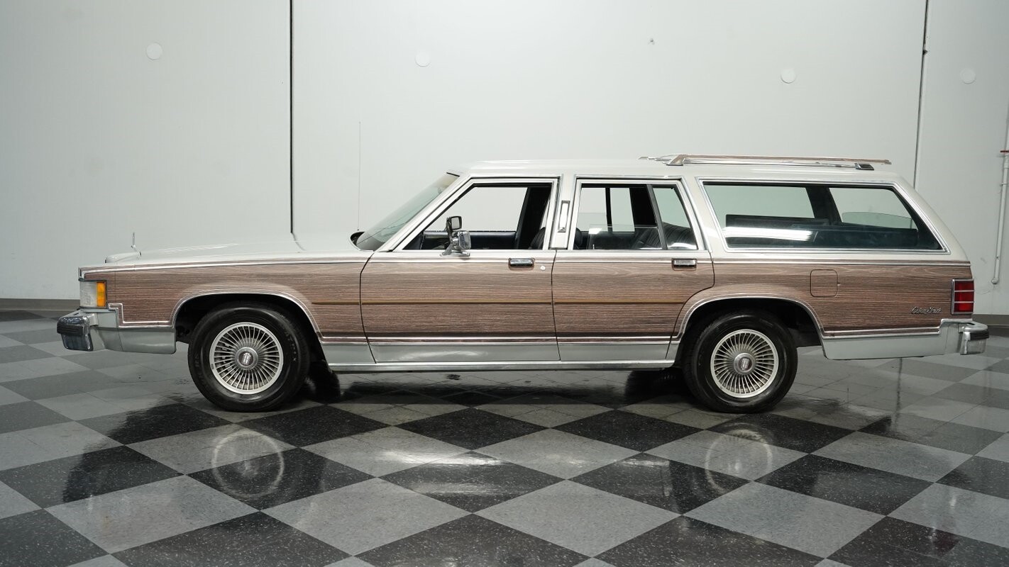 Mercury-Grand-Marquis-1987-Station-Wagon-2