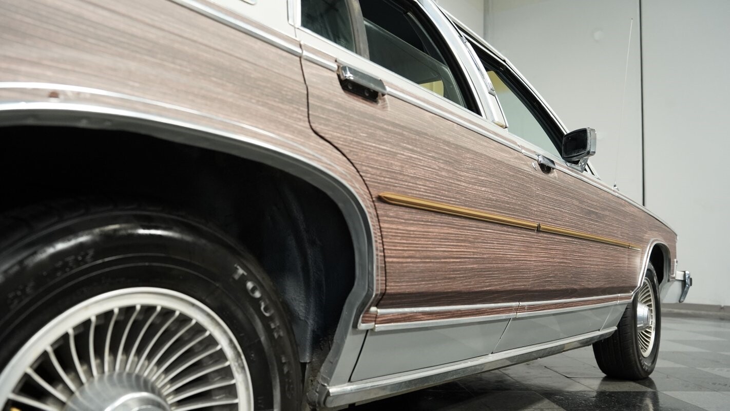 Mercury-Grand-Marquis-1987-Station-Wagon-22
