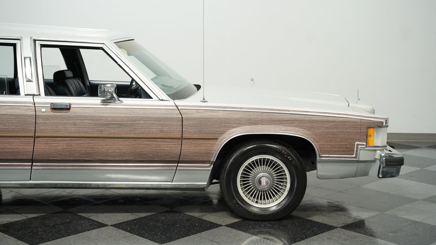 Mercury-Grand-Marquis-1987-Station-Wagon-24