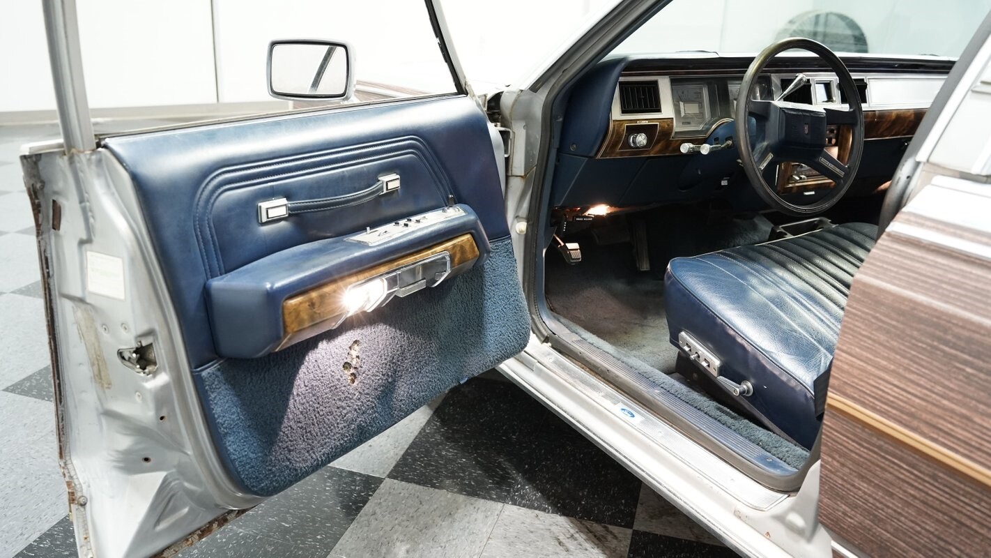 Mercury-Grand-Marquis-1987-Station-Wagon-29
