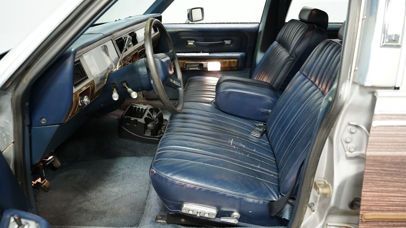 Mercury-Grand-Marquis-1987-Station-Wagon-30