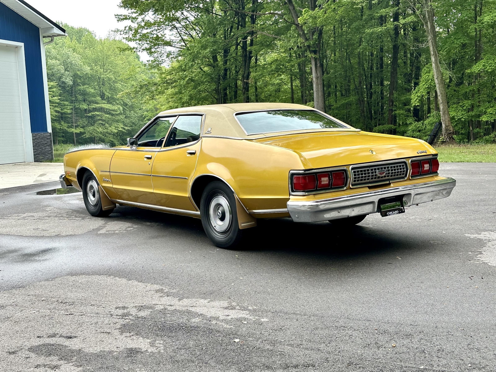 Mercury-Montego-1974-MUSEUM-QUALITY-1-OWNER-10
