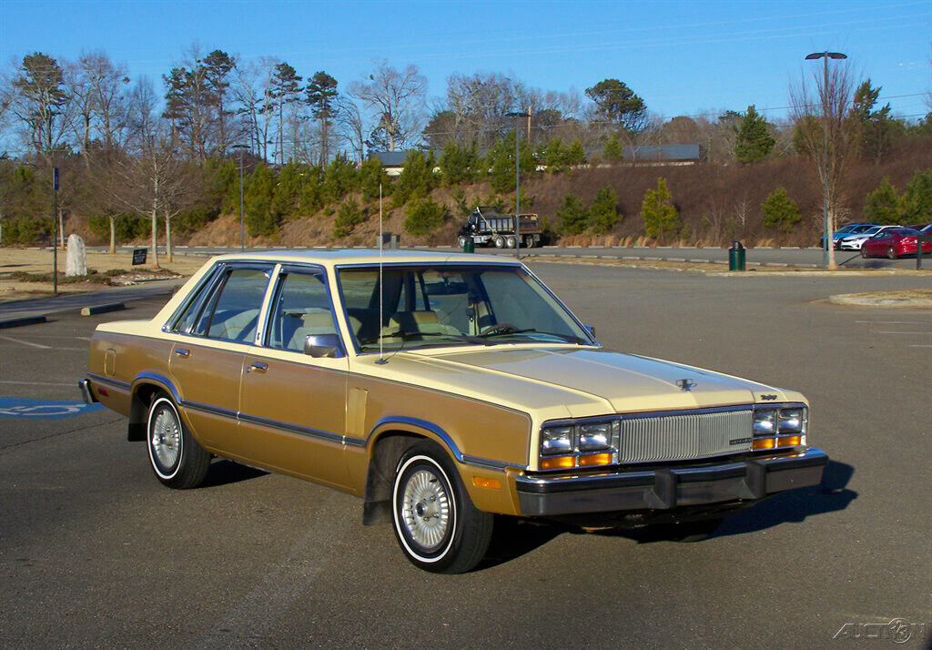 Mercury-Zephyr-1983-Sedan-2