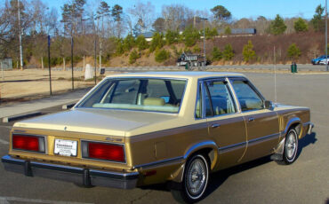 Mercury-Zephyr-1983-Sedan-3