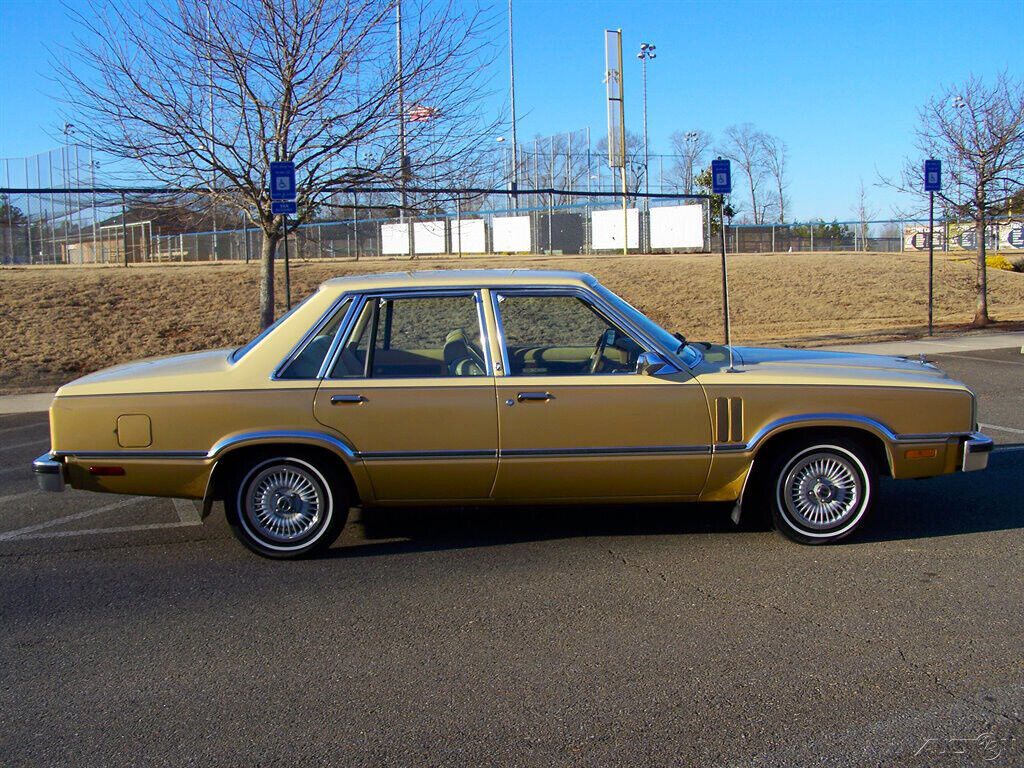 Mercury-Zephyr-1983-Sedan-6