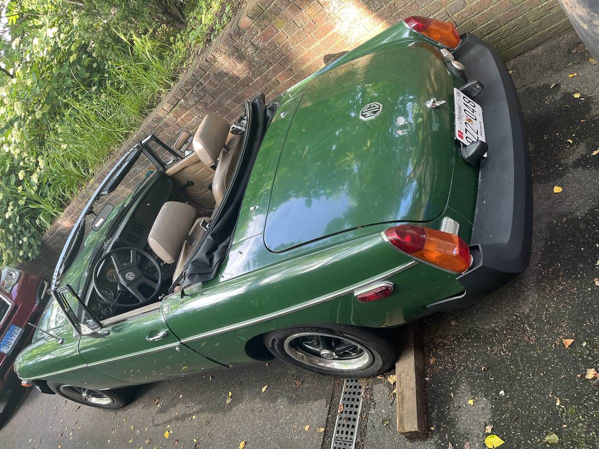 Mg-B-convertible-1979-green-1