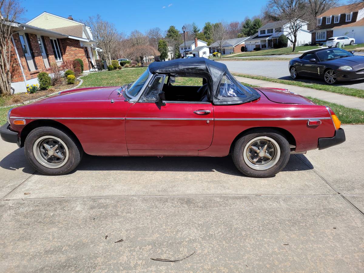 Mg-B-convertible-1980-red-1