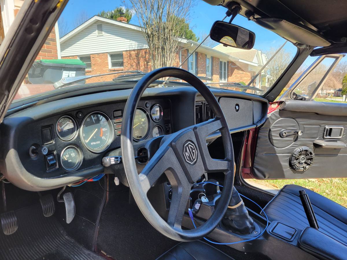 Mg B convertible  1980 red