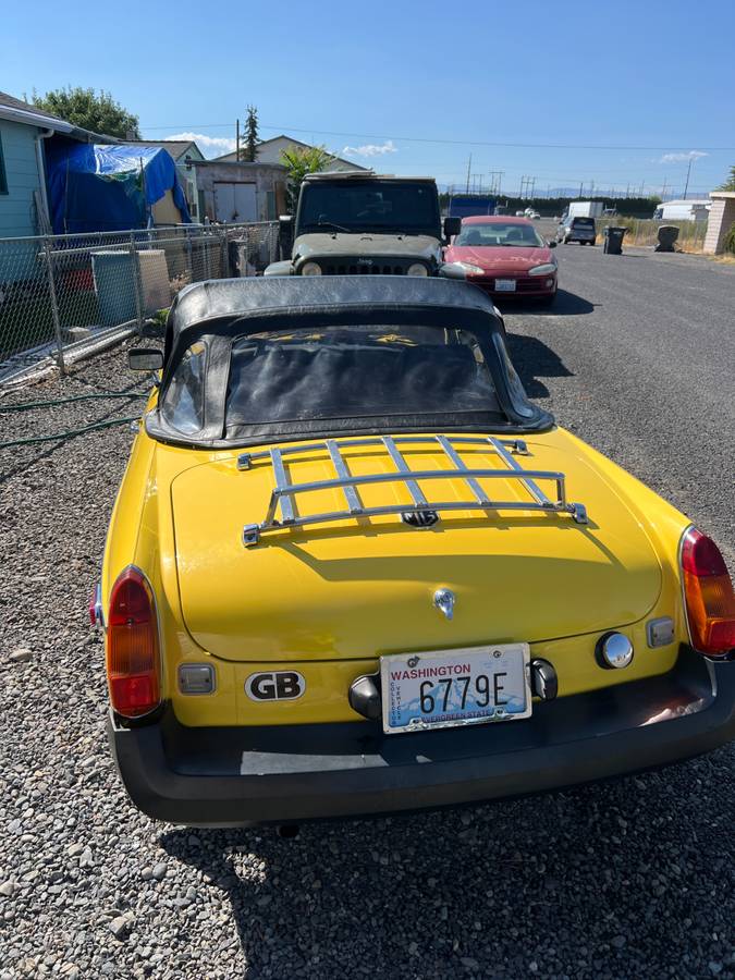 Mg B roadster  1979 yellow