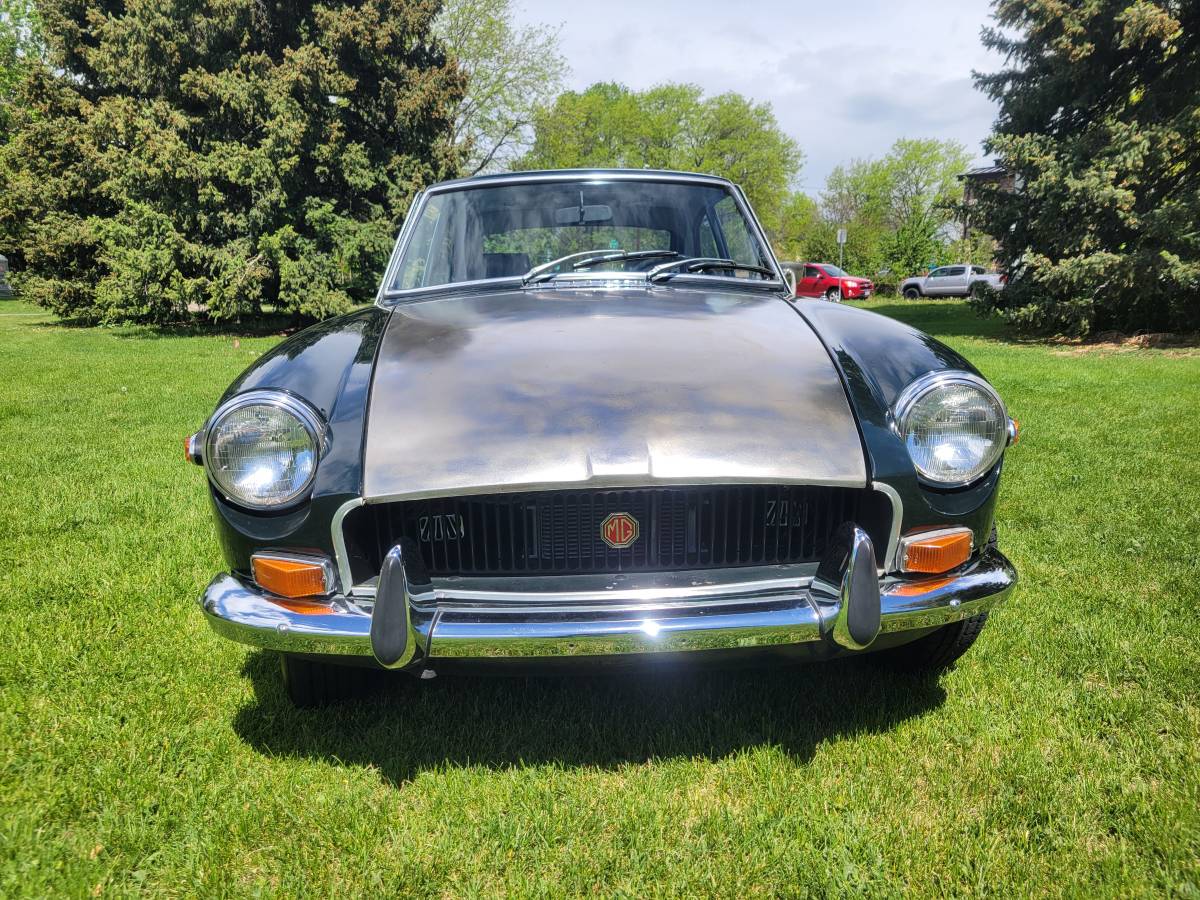 Mg-Gt-1970-green-1