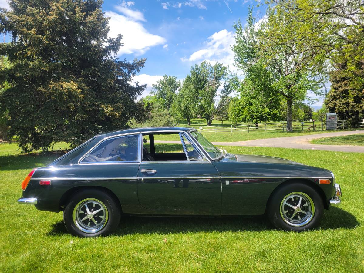 Mg-Gt-1970-green-2