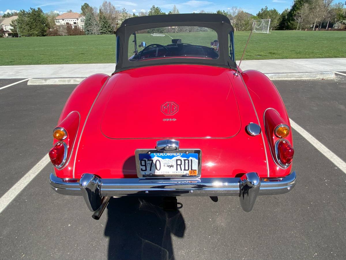 Mg-Mga-roadster-1961-red-11