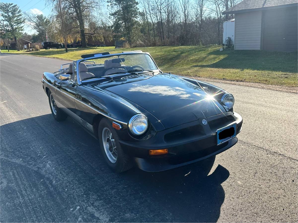 Mg-Mgb-1980-black-3