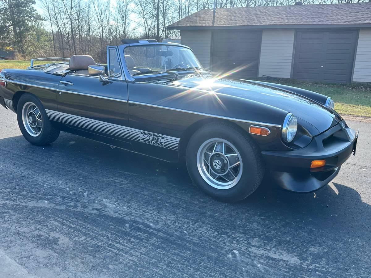 Mg-Mgb-1980-black-5