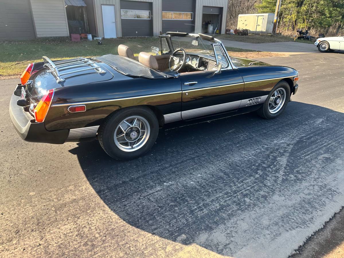 Mg-Mgb-1980-black-6