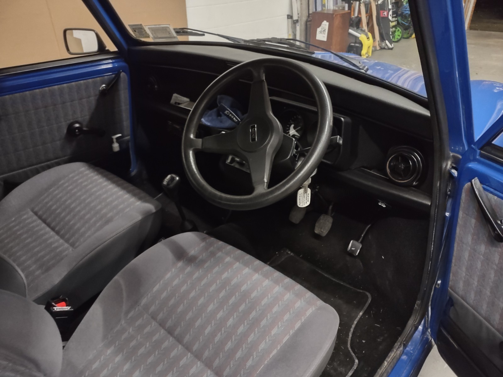 Mini-Classic-Mini-1980-Compact-6