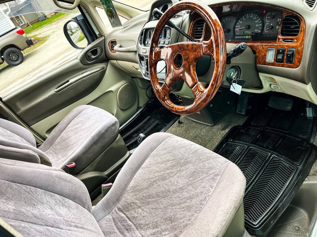 Mitsubishi-DELICA-1994-18