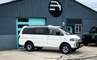Mitsubishi-DELICA-1994