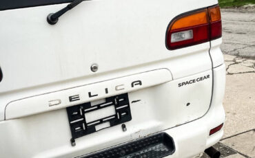 Mitsubishi-DELICA-1994-8